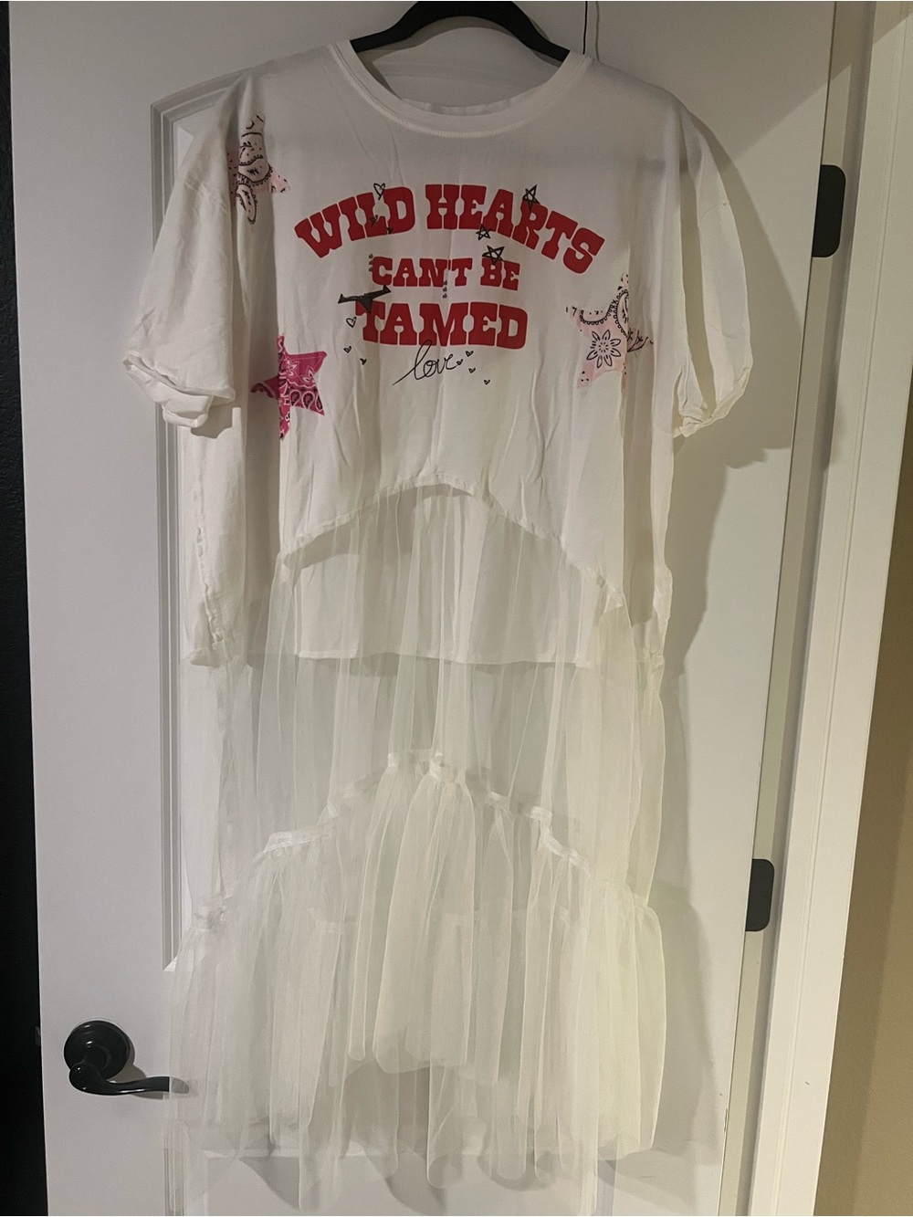 Tricia Fix Wild Hearts Can’t Be Tamed Collection~ 2nd photo colorway available - Picture 2 of 2